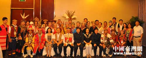 班程農副主席與交流團團員合影 班程農副主席與交流團團員合影