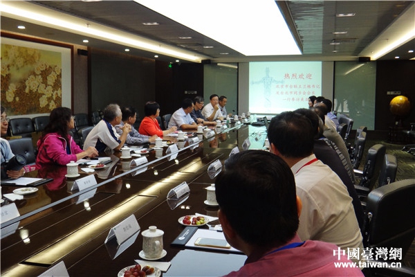 參訪團一行與北京市臺聯領導和美亞生物科技集團領導交流 參訪團一行與北京市臺聯領導和美亞生物科技集團領導交流