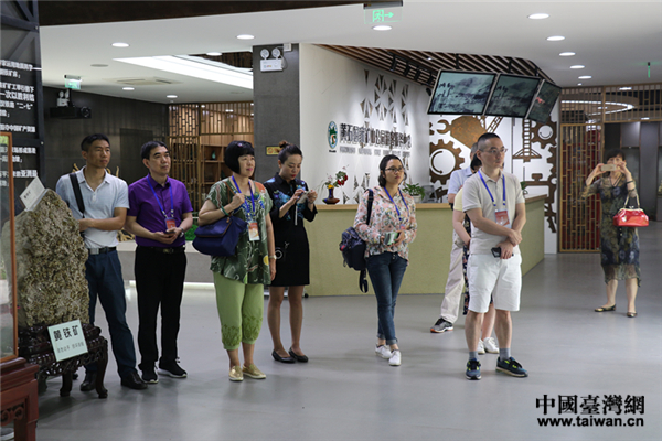 “吳頭楚尾看鄂東——海峽兩岸媒體荊楚行”參訪黃石國家礦山公園。(中國臺灣網 郜利敏 攝) “吳頭楚尾看鄂東——海峽兩岸媒體荊楚行”參訪黃石國家礦山公園。(中國臺灣網 郜利敏 攝)