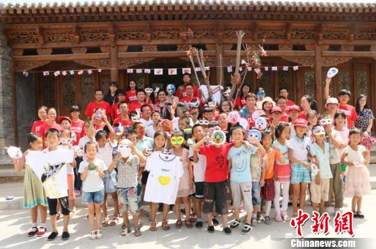 兩岸學子跋山涉水共探古絲路歷史文化遺產(圖)