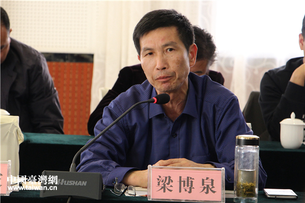 安康市委統(tǒng)戰(zhàn)部常務(wù)副部長(zhǎng)、安康市電視臺(tái)臺(tái)長(zhǎng)梁博泉在座談會(huì)上致辭。(中國(guó)臺(tái)灣網(wǎng) 趙苗青 攝) 安康市委統(tǒng)戰(zhàn)部常務(wù)副部長(zhǎng)、安康市電視臺(tái)臺(tái)長(zhǎng)梁博泉在座談會(huì)上致辭。(中國(guó)臺(tái)灣網(wǎng) 趙苗青 攝)