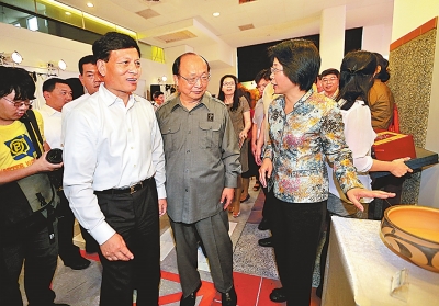 6��13�����������Ļ����u�С��_Ļʽ���_(t��i)���Ѓ�ͯˇ�g(sh��)�^�_Ļ