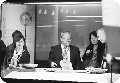 e_ʌmԺչυ^ Aӛ ˼tz