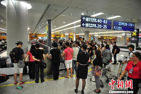 _(ti)C⺞ Ϻڰ_(ti)15(ni)ѸͨP(gun)ǰ̎ȺĽ z