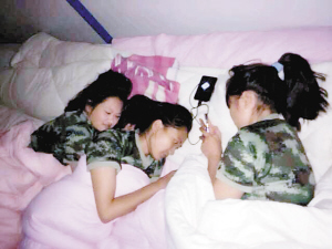 昆明人在魯甸震區抗震救災的日子 昆明人在魯甸震區抗震救災的日子