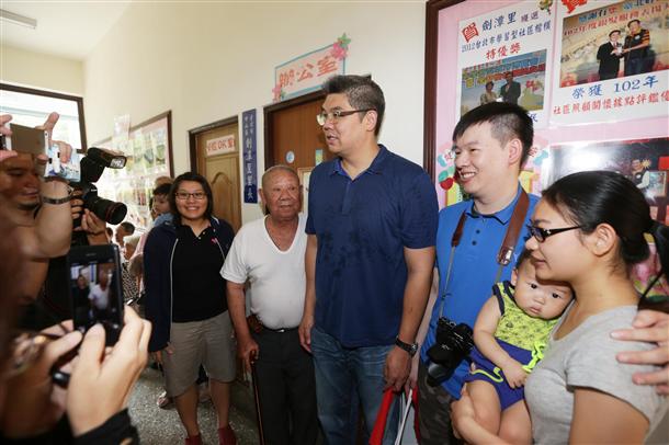 連勝文今天拜訪中山區劍潭里 連勝文今天拜訪中山區劍潭里