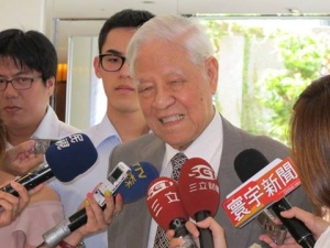 李登輝酸連勝文:你要當(dāng)市長,別叫爸爸幫忙