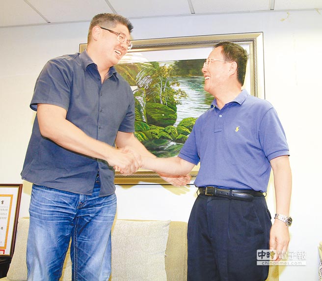 連勝文登門致歉化"心結" 丁守中大度"握手言合" 連勝文登門致歉化"心結" 丁守中大度"握手言合"