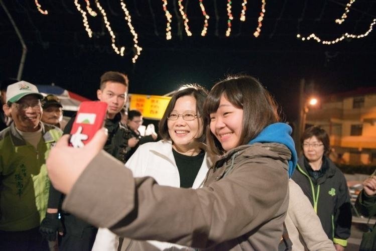 "大選"辯論后 臺(tái)"首投族"對(duì)蔡英文支持度大跌(圖) "大選"辯論后 臺(tái)"首投族"對(duì)蔡英文支持度大跌(圖)