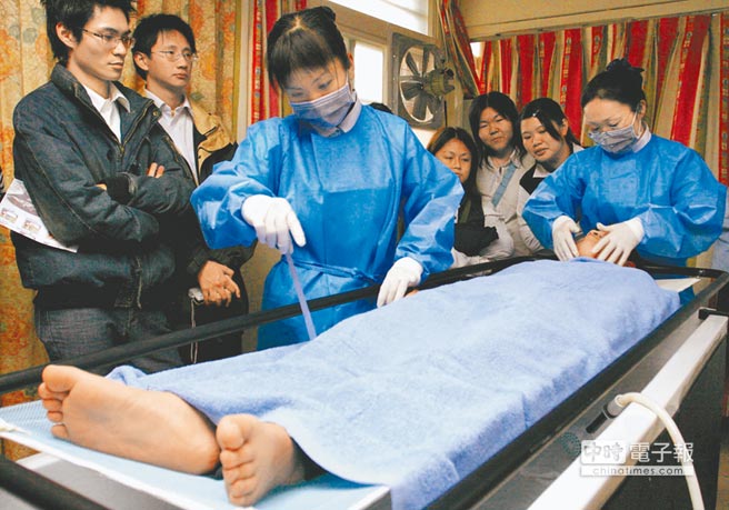 臺灣民代提案酒駕撞死人罰洗遺體 臺灣民代提案酒駕撞死人罰洗遺體