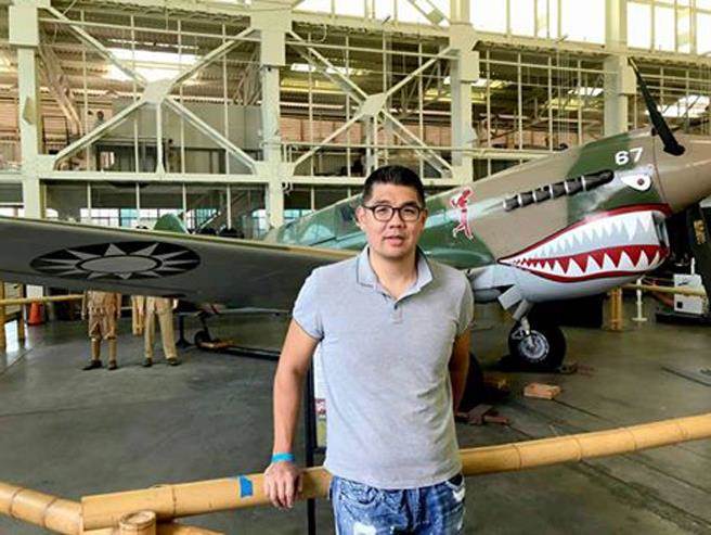 連勝文臉譜網(wǎng)換了一張照片,身形顯瘦,神清氣爽,網(wǎng)友紛紛稱贊帥喔 連勝文臉譜網(wǎng)換了一張照片,身形顯瘦,神清氣爽,網(wǎng)友紛紛稱贊帥喔