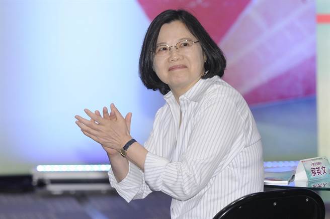 學者批民進黨執政天怒人怨 恐致臺灣走向均貧社會 學者批民進黨執政天怒人怨 恐致臺灣走向均貧社會