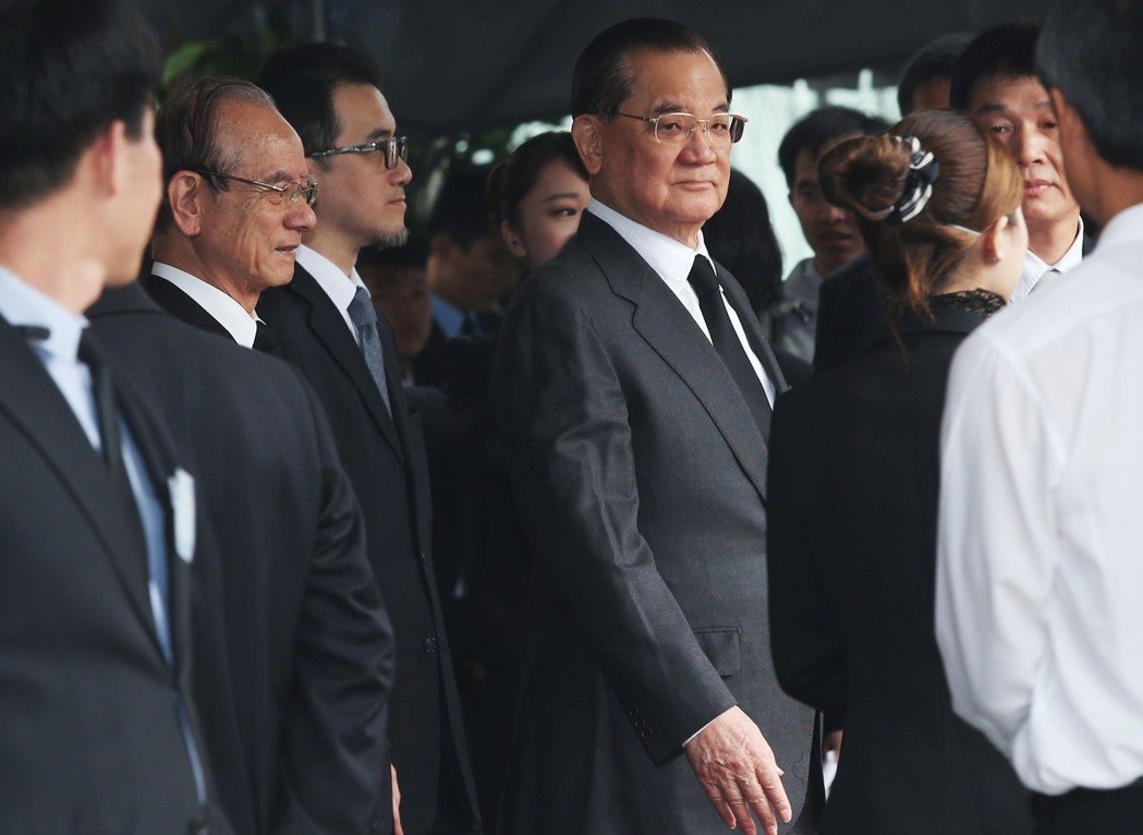 臺當局追退休金連戰或返還983萬 連辦:絕不接受污蔑 臺當局追退休金連戰或返還983萬 連辦:絕不接受污蔑