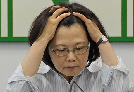 臺灣民調(diào):超60%綠營人士支持民進(jìn)黨放棄“臺獨黨綱” 臺灣民調(diào):超60%綠營人士支持民進(jìn)黨放棄“臺獨黨綱”