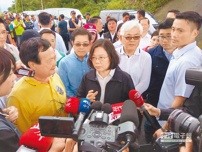 蔡英文面臨最大警訊:島內民眾信任度嚴重下滑 蔡英文面臨最大警訊:島內民眾信任度嚴重下滑