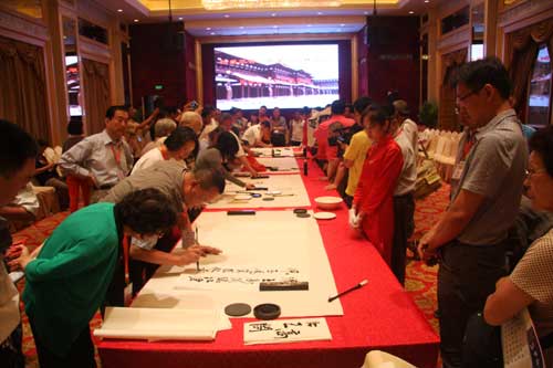 情系三晉:兩岸書(shū)法家在大同舉行筆會(huì) 情系三晉:兩岸書(shū)法家在大同舉行筆會(huì)