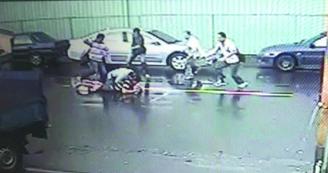 臺灣男子因會車糾紛拒捕扭打中掏槍誤殺自己(圖)