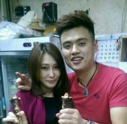 涉入夜店殺警案的富少情侶檔曾威豪、劉芯彤,被檢方依傷害致死罪起訴,并要求從重量刑。(臺媒圖) 涉入夜店殺警案的富少情侶檔曾威豪、劉芯彤,被檢方依傷害致死罪起訴,并要求從重量刑。(臺媒圖)