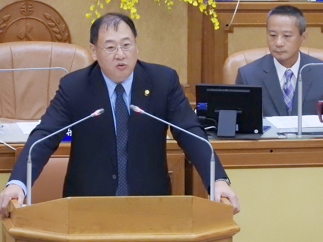 臺淡海輕軌1個月出兩次意外 工程局長:將自請處分 臺淡海輕軌1個月出兩次意外 工程局長:將自請處分