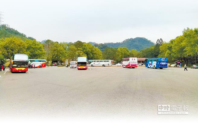 陸客不來,重創(chuàng)桃園觀光,光是慈湖1年就銳減100萬人次,平日停車場幾乎成空地 陸客不來,重創(chuàng)桃園觀光,光是慈湖1年就銳減100萬人次,平日停車場幾乎成空地