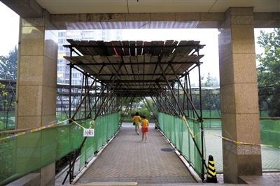 ���գ��˝�ɽ�f����ţ�`�����ļ�ɽ���_ʼ��������µĴ������϶ѝM�ǵ������´���ȫͨ������С�^�����M�����D�����¾���ӛ�� �ַ� �z