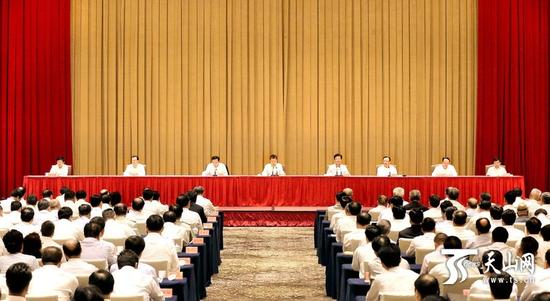 8月29日,自治區(qū)干部大會會場。記者盧民一、宋君攝