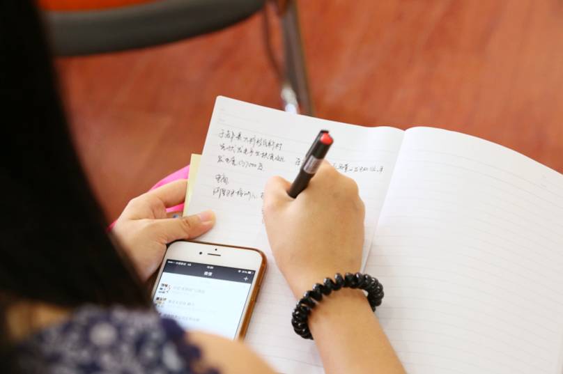 一大波媒體人吐露心聲,走好新長(zhǎng)征的“三條路” | 傳播君走轉(zhuǎn)改觀察