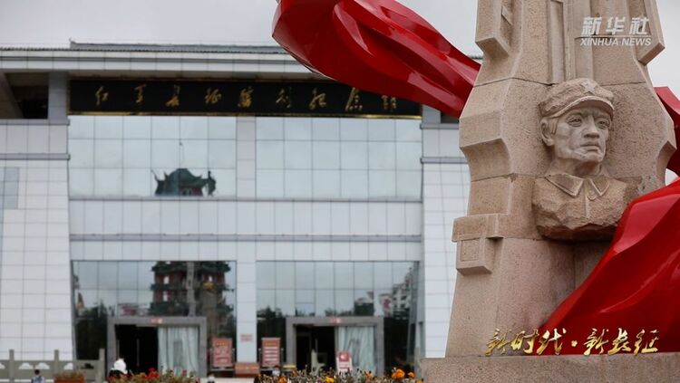 �r�����L�������C�������tɫ�Ļ����롰�°lչ��