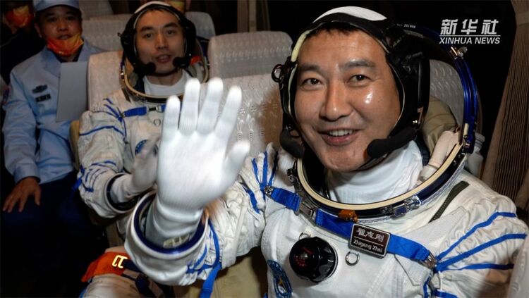 “神十三”發射微紀錄片|出征