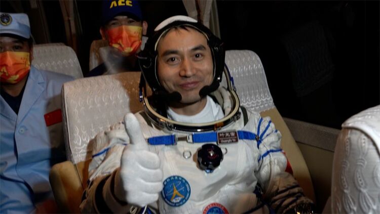 “神十三”發射微紀錄片|出征