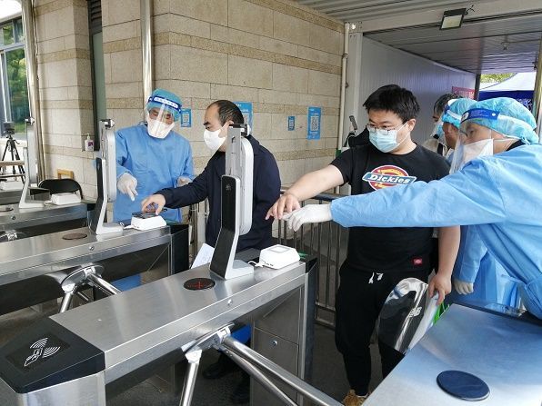 �Ϻ���ͬ��(j��)�t(y��)Ժ����4�µ�ȫ��֏�(f��)�\����������V�W(w��ng)�l(f��) ���L�߹��D��