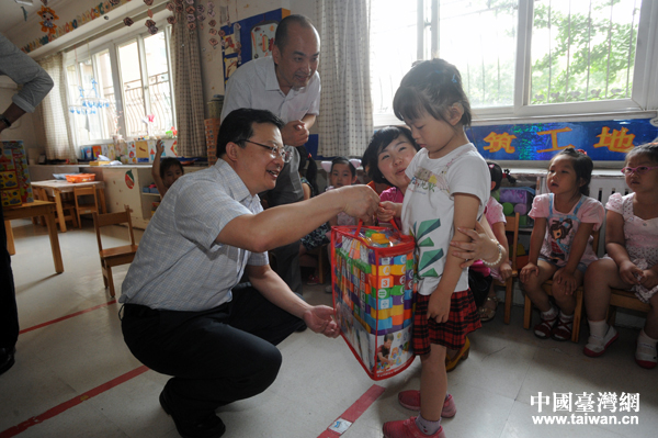歡慶六一 首屆海峽兩岸聽障小朋友聯(lián)歡會在京舉行 歡慶六一 首屆海峽兩岸聽障小朋友聯(lián)歡會在京舉行
