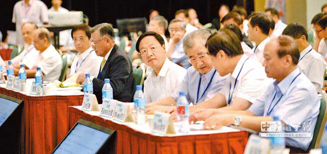 為消除民眾對“臺灣大陸化”以及臺灣喪失經濟文化主體性的擔憂,當局將每年發布“兩岸風險紅皮書” 為消除民眾對“臺灣大陸化”以及臺灣喪失經濟文化主體性的擔憂,當局將每年發布“兩岸風險紅皮書”