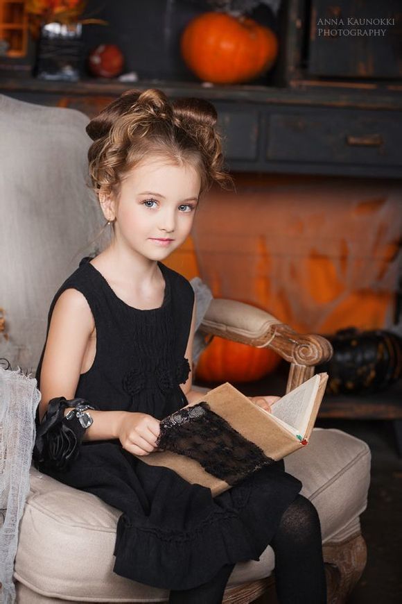 �������ˊʘ�Ӎ ���_˹�}��ͯģ��������(Angelina Kurkina)�l��һ�M����,��Ƭ��С�������Ͱ�׃,�·��`�䷲�g��