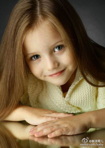 �������ˊʘ�Ӎ ���_˹�}��ͯģ��������(Angelina Kurkina)�l��һ�M����,��Ƭ��С�������Ͱ�׃,�·��`�䷲�g��