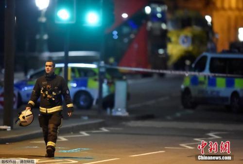 資料圖:襲擊事件發生后,警方在議會大廈周邊執勤。