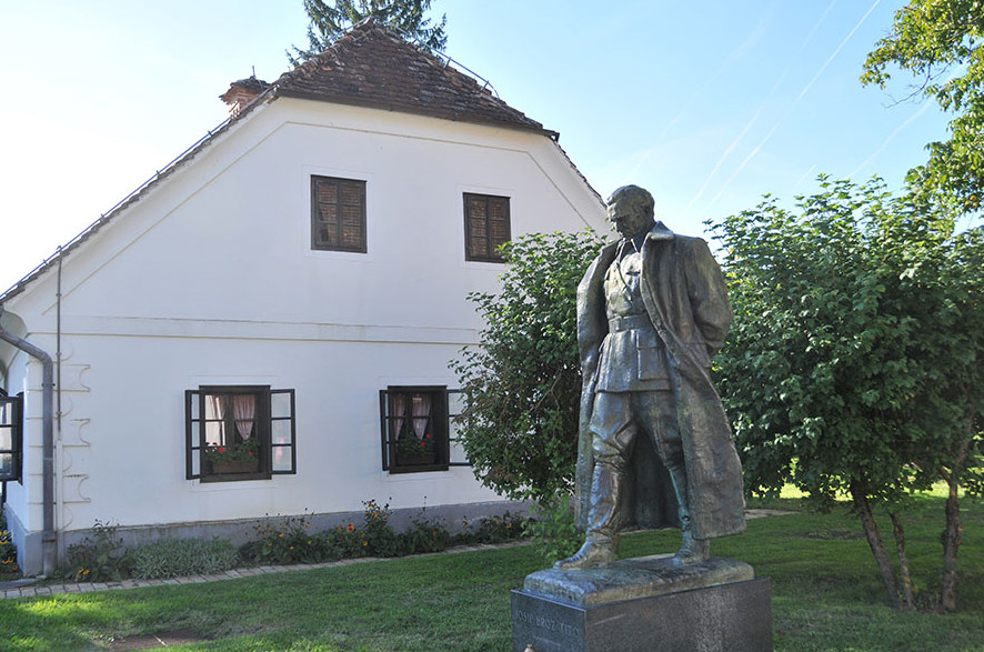 鐵托雕像(薛群 攝)圖片來源:新華國際 鐵托雕像(薛群 攝)圖片來源:新華國際