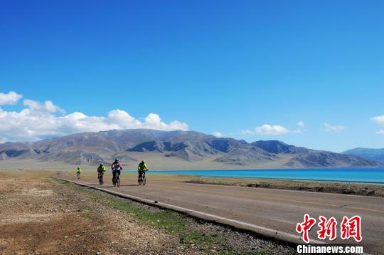 臺灣單車手陳守忠:幫助更多人完成環球騎行夢 臺灣單車手陳守忠:幫助更多人完成環球騎行夢