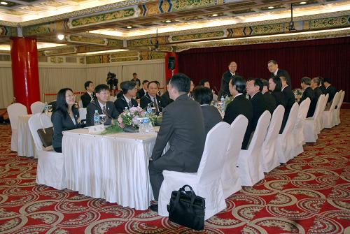 11月3日,海峽兩岸關系協會與海峽交流基金會在臺北就會談相關協議舉行副會長、副董事長層級的預備性磋商。新華社記者 趙博 攝